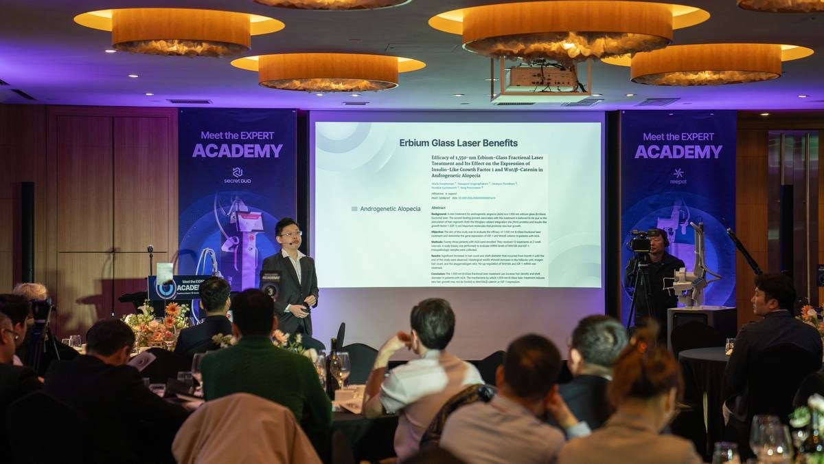 Dr. Sin Yong presenting Erbium Glass laser for androgenetic alopecia, ilooda Expert Academy 2024